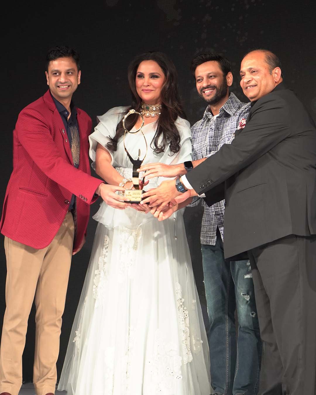 BEST JEWELLERY design award JJS 2022.jpg 2